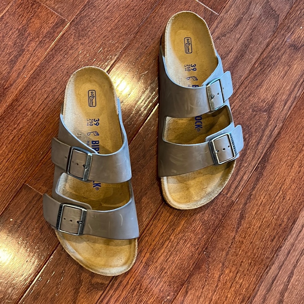 Birkenstock oiled leather Arizona size 39 brand new. Soft footbed. Size 39